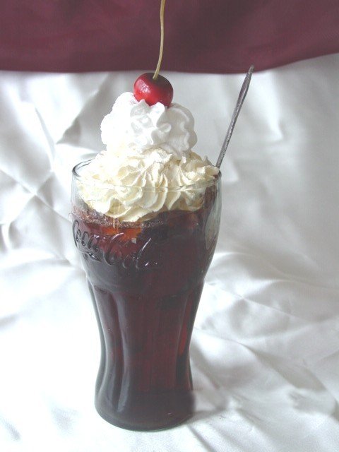 LA COCA-COLA ES MAS PERJUDICIAL PARA MUJERES QUE PARA HOMBRES